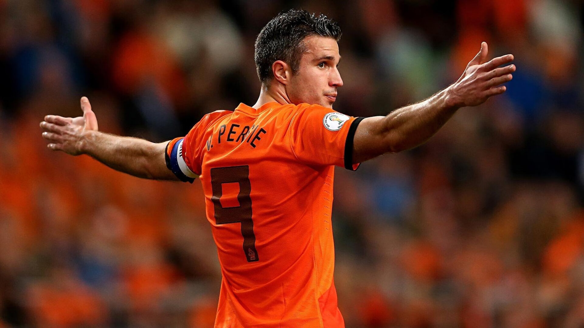 后防多次关键解围化解险情稳定军心展现老将价值，后防的意思