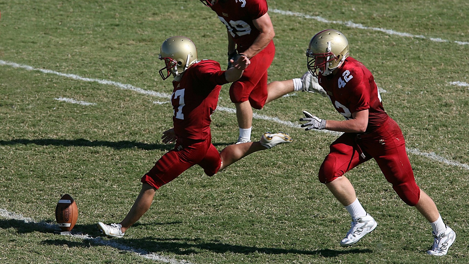 曼联中场组织能力被对手教练盛赞，曼联效力过的中场