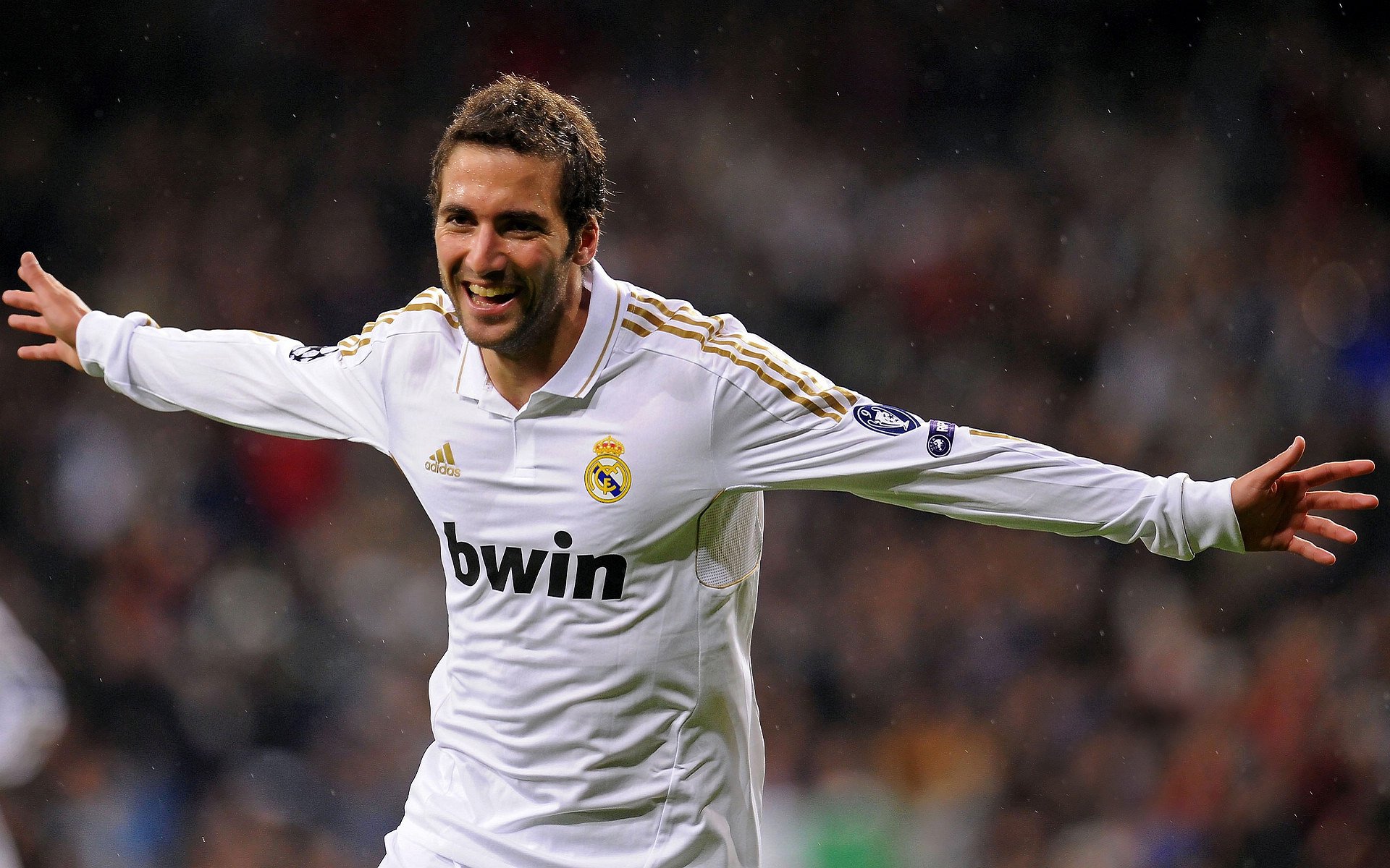 联赛引入即时传球成功率统计，技术指标更细化，传球集锦