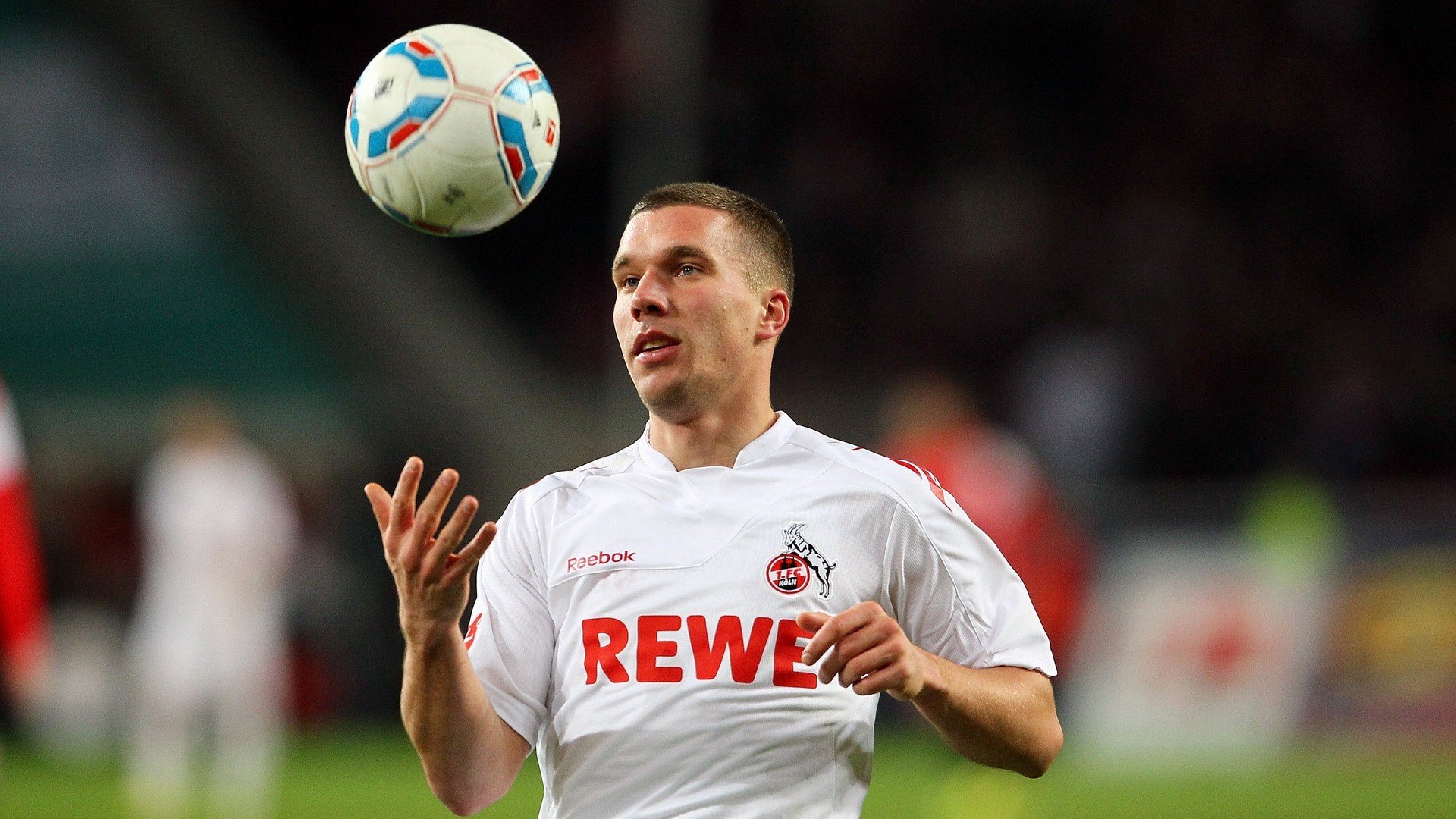 中国足球职业联赛提升俱乐部运营管理水平，完善足球俱乐部运营